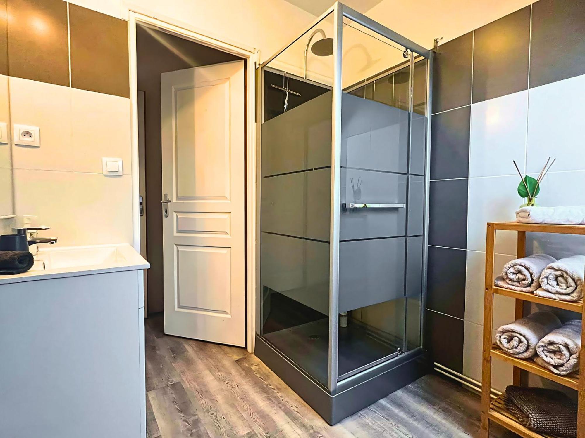 Studio En Plein Centre De Saint-Omer - A 5 Min De La Gare, Parking Gratuit Saint-Omer (Pas-de-Calais) Exteriör bild